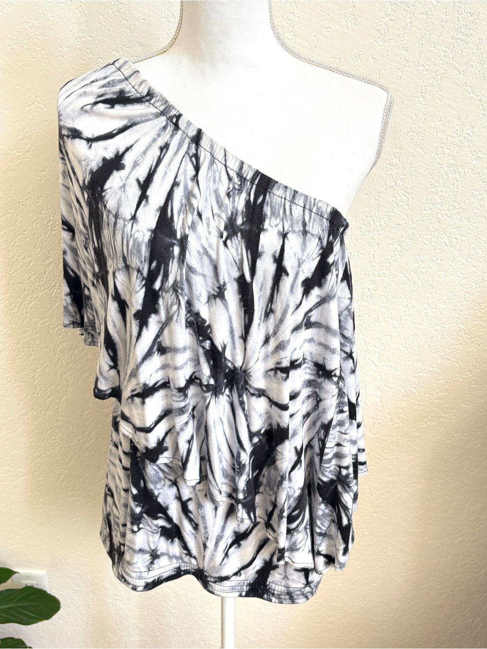 Michael Kors One-Shoulder Tie-Dye Black & White Top S